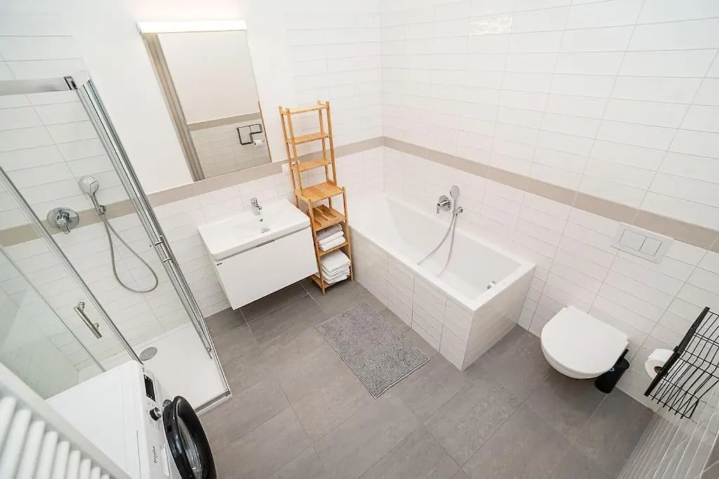 Bright And Designed Apartment In The Center Prague
