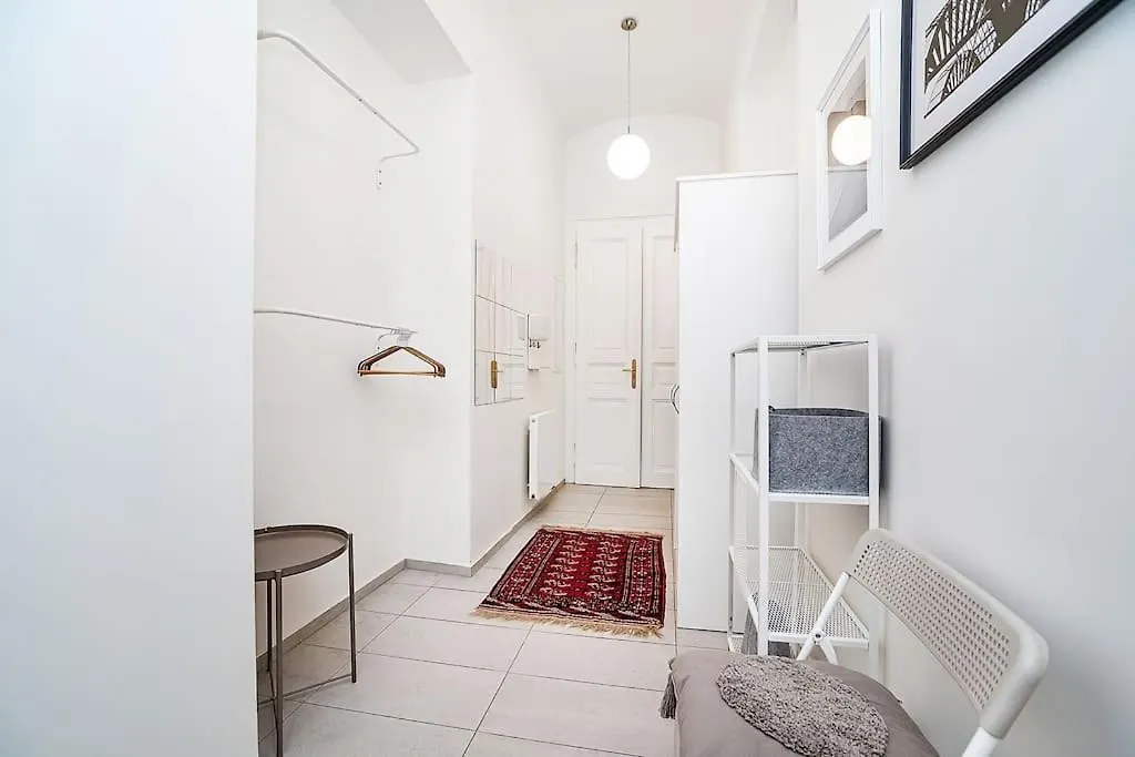 Bright And Designed Apartment In The Center Prague 0*,